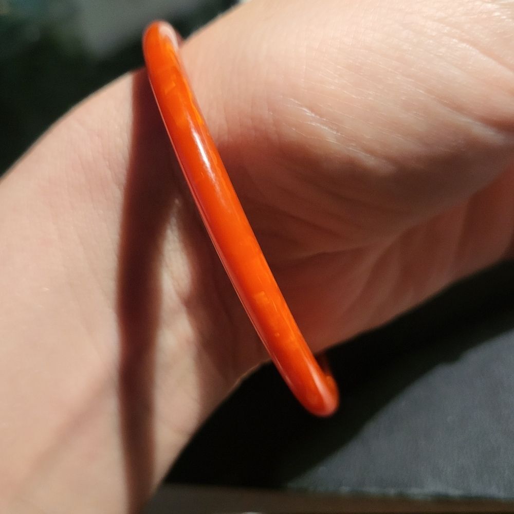 Vintage Orange Bakelite? Acrylic Bangle Bracelet - Picture 6 of 7
